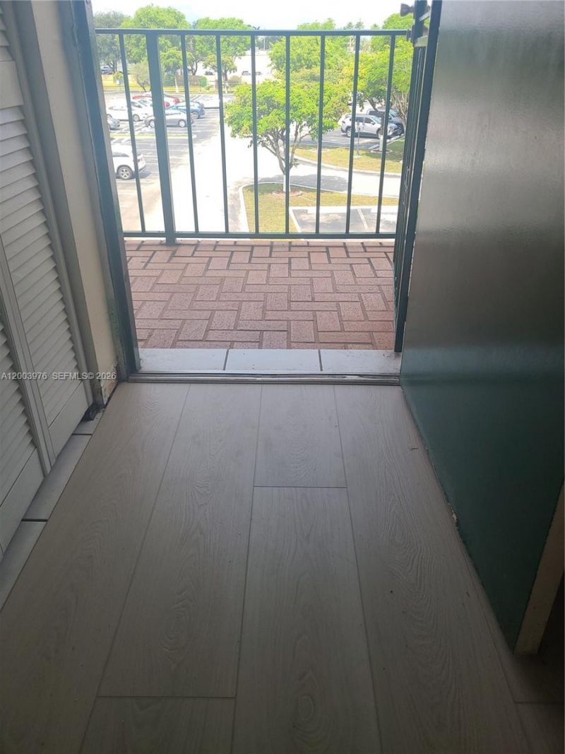 9405 W Flagler St, Unit D308, Miami, FL 33174 Photo