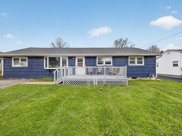 8 Mercer Street , Baldwinsville, NY 13027