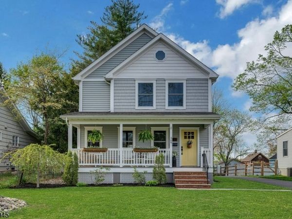 369 Chestnut St, Long Hill, NJ 07980