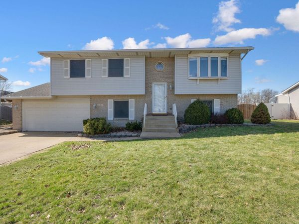 8676 Fulton Place, Crown Point, IN 46307