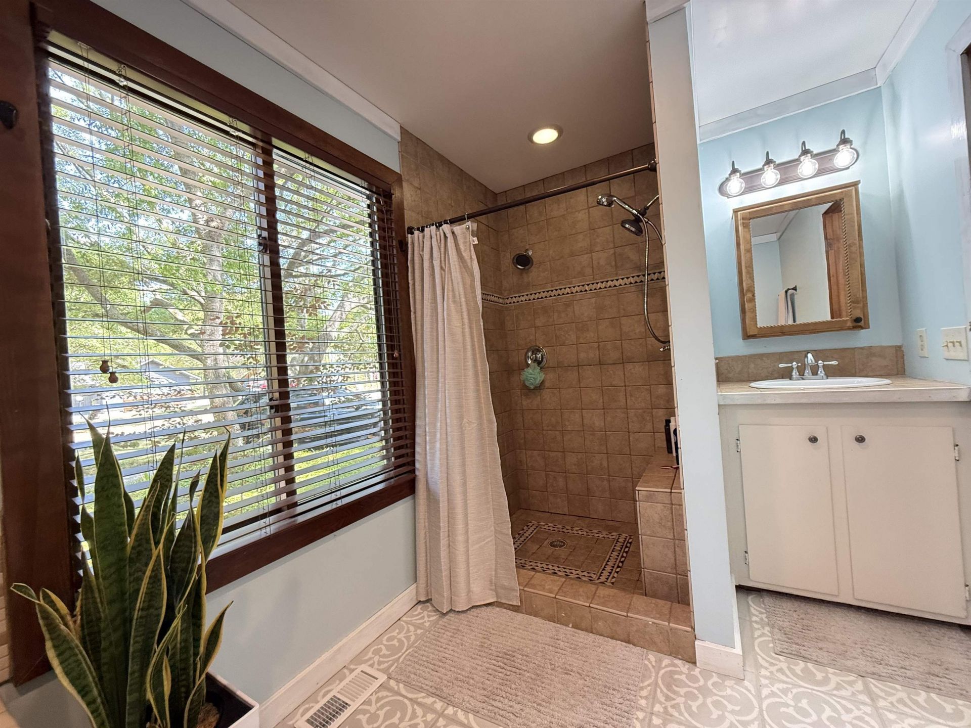 388 Linden Circle  Photo 22