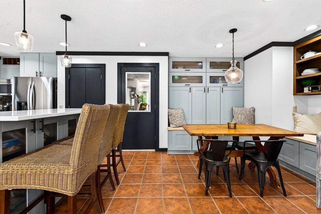 388 Linden Circle  Photo 7