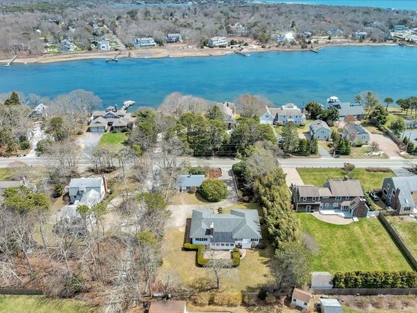 435 Acapesket Rd, Falmouth, MA 02536