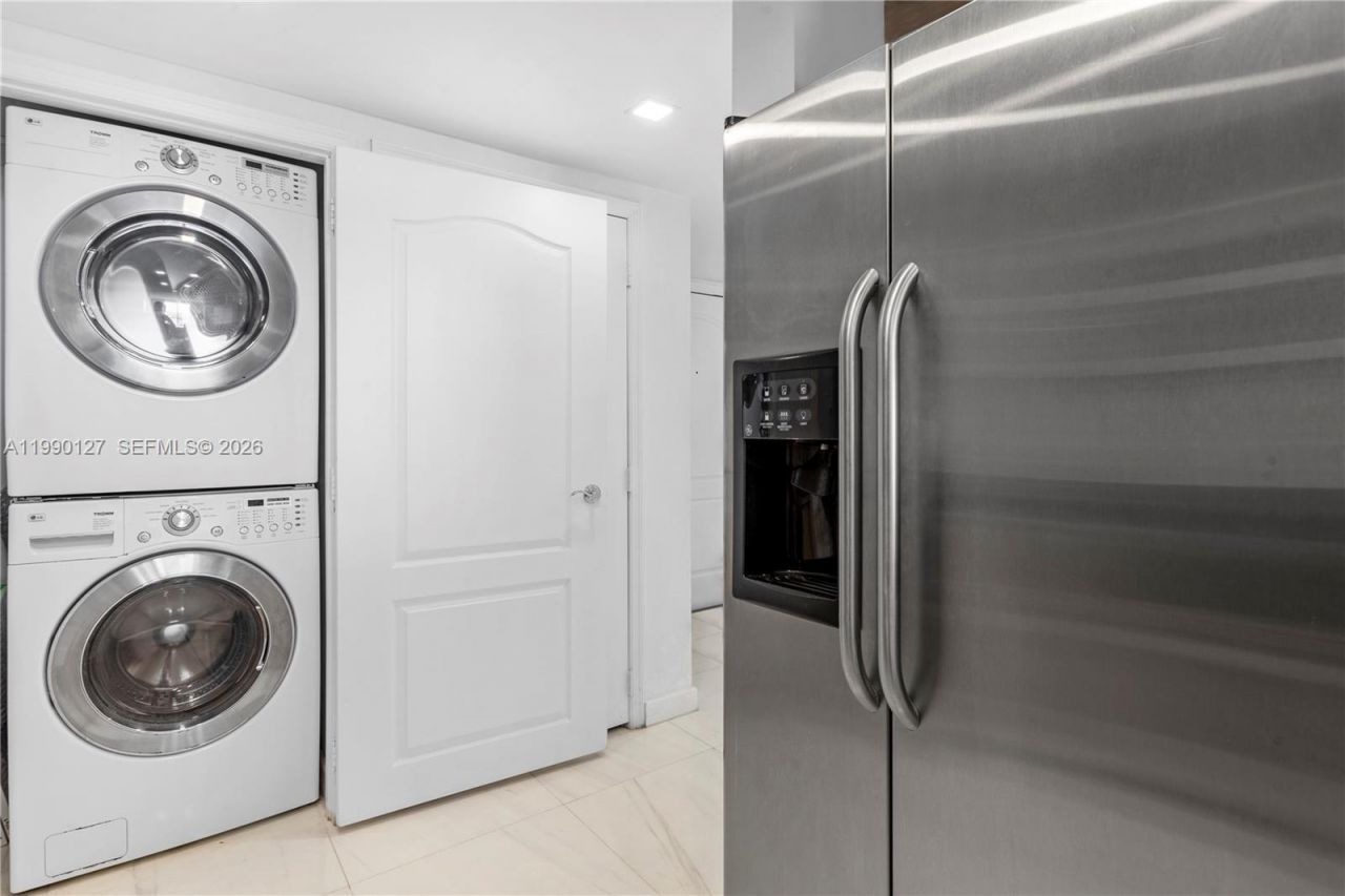 2101 Brickell Ave, Unit 1206, Miami, FL 33129 Photo