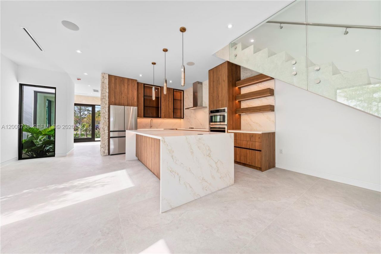 3320 SW 23rd St, Miami, FL 33145 Photo