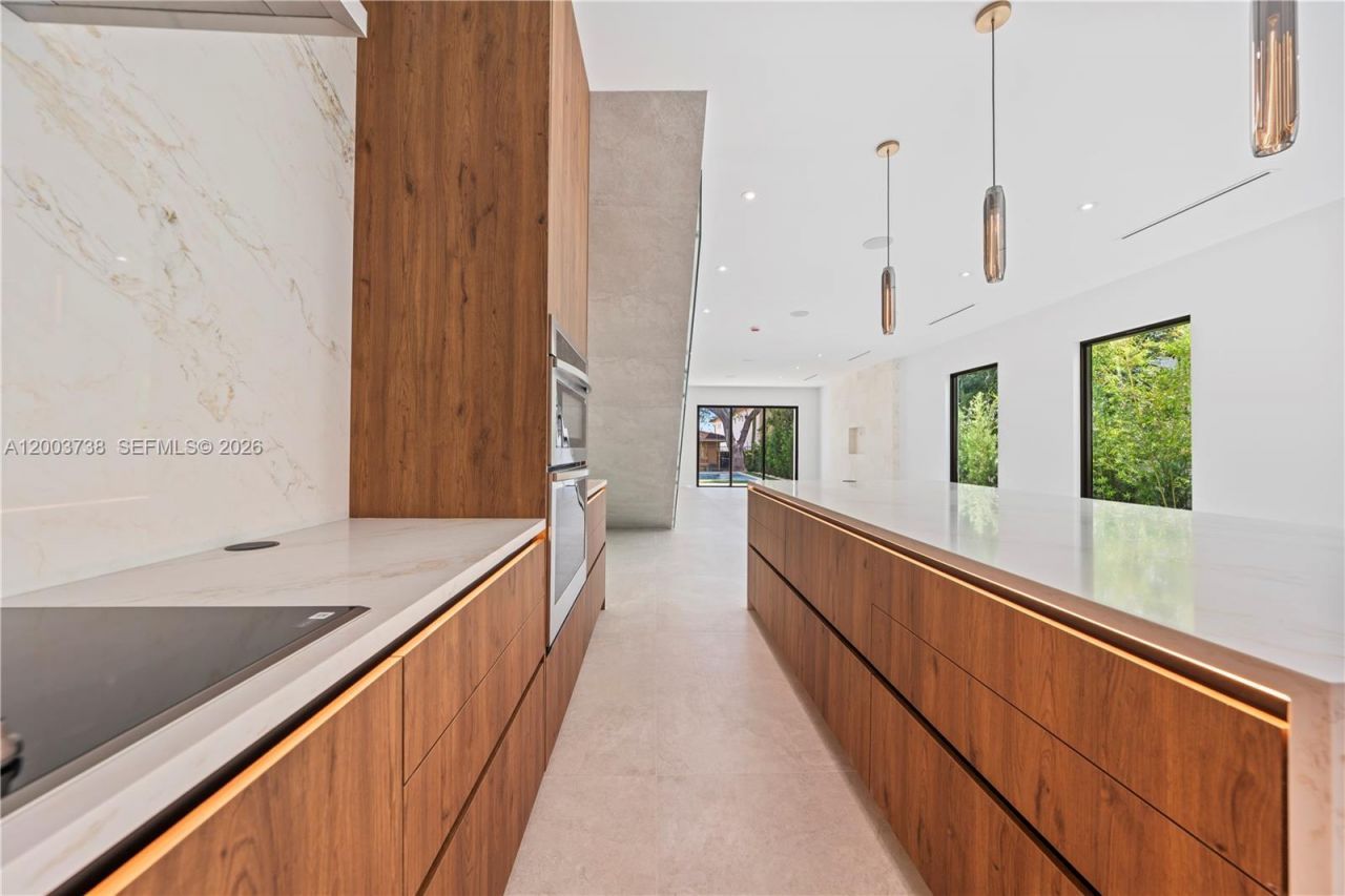 3320 SW 23rd St, Miami, FL 33145 Photo