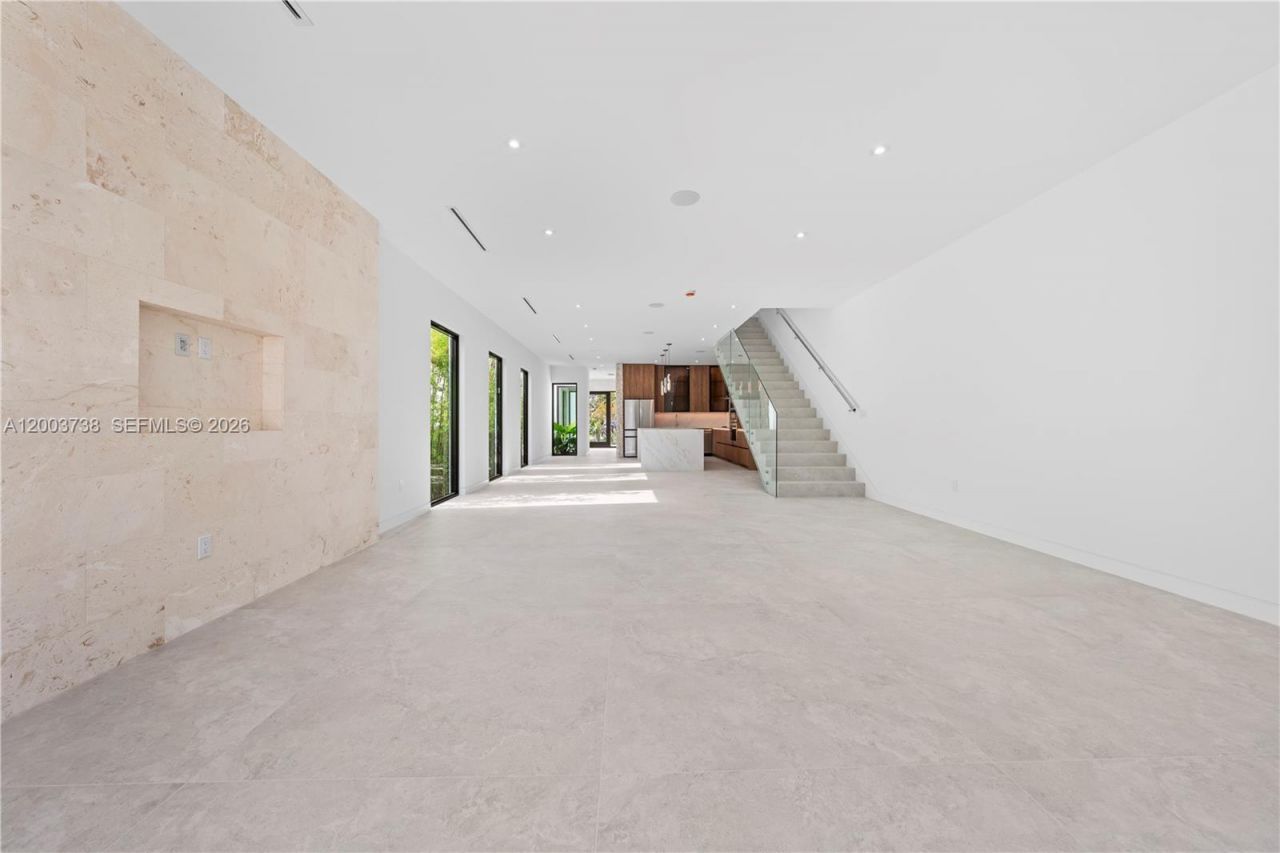 3320 SW 23rd St, Miami, FL 33145 Photo