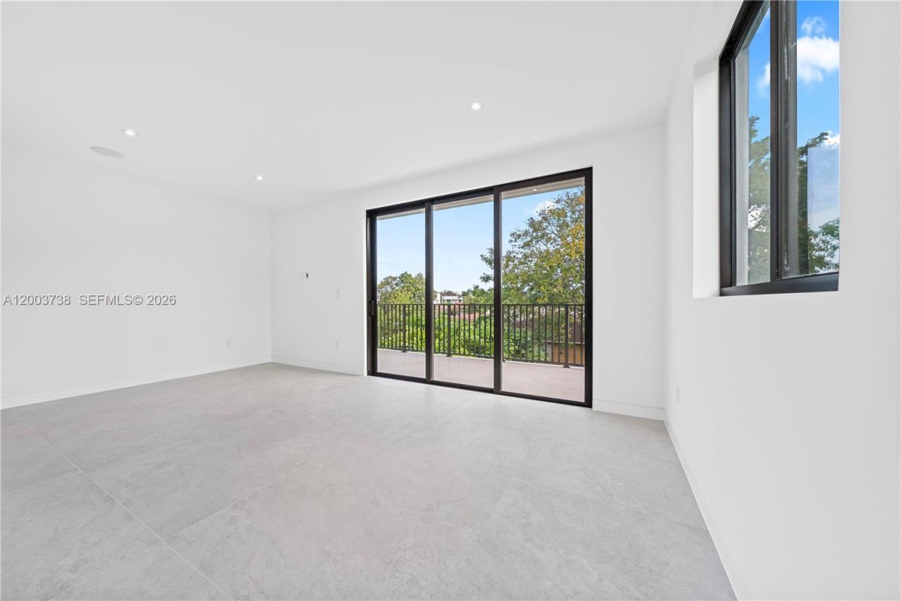 3320 SW 23rd St, Miami, FL 33145 Photo