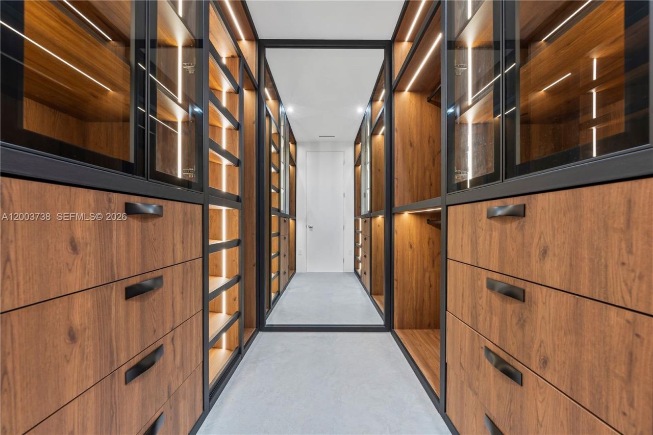 3320 SW 23rd St, Miami, FL 33145 Photo