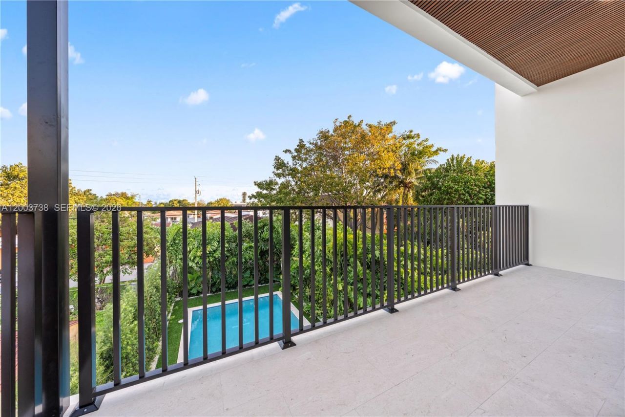 3320 SW 23rd St, Miami, FL 33145 Photo