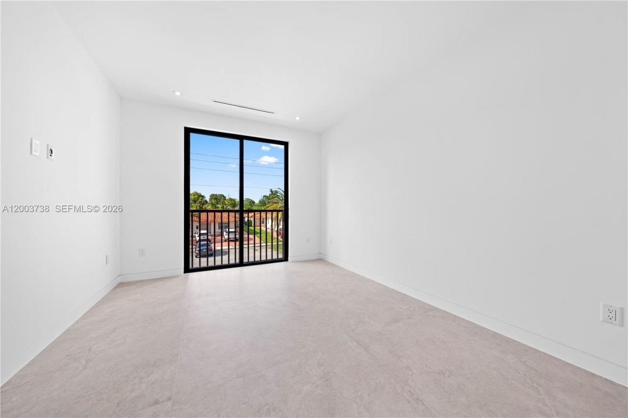 3320 SW 23rd St, Miami, FL 33145 Photo