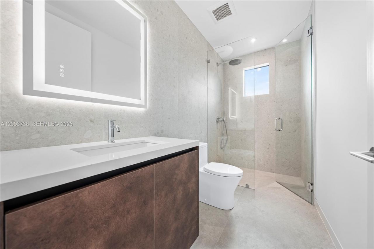 3320 SW 23rd St, Miami, FL 33145 Photo