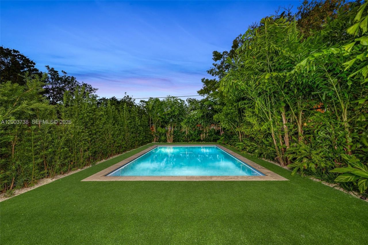 3320 SW 23rd St, Miami, FL 33145 Photo