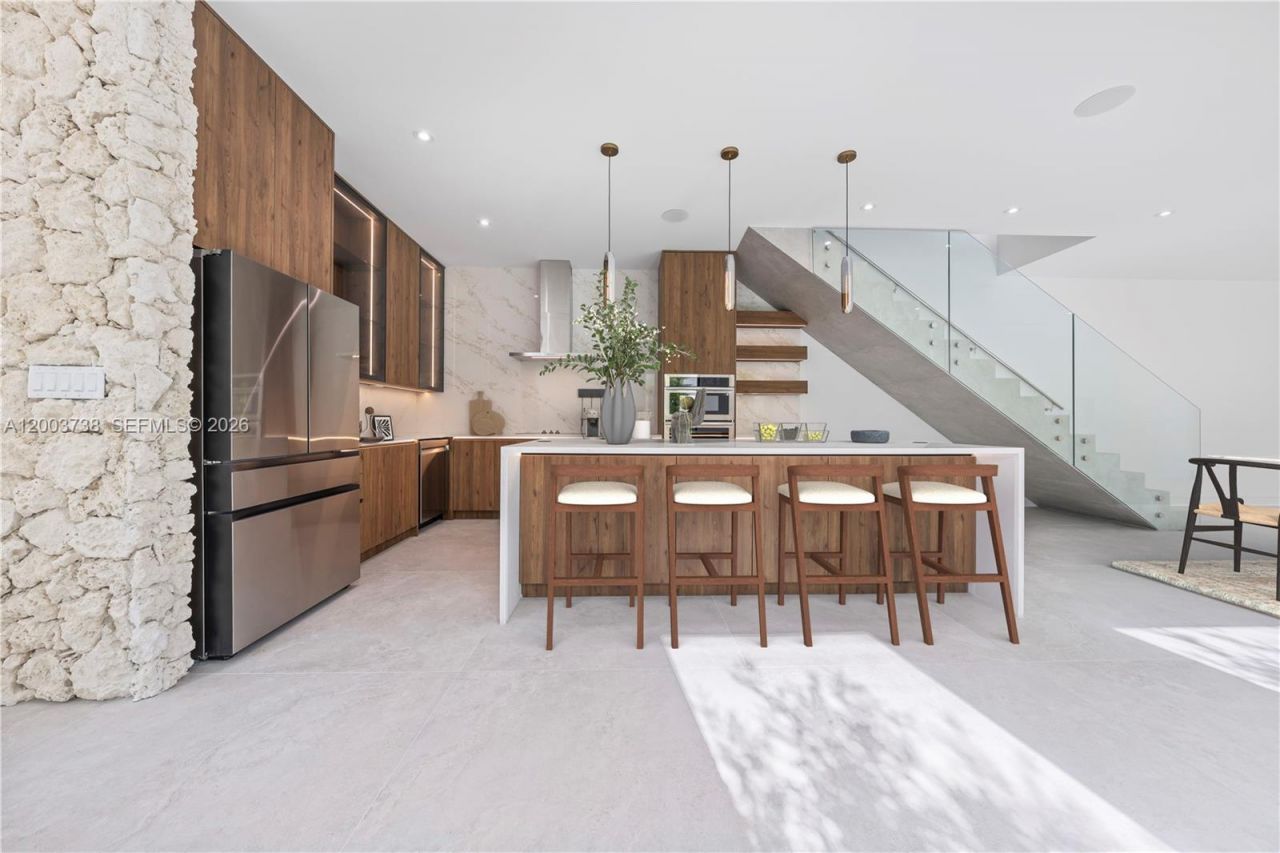 3320 SW 23rd St, Miami, FL 33145 Photo