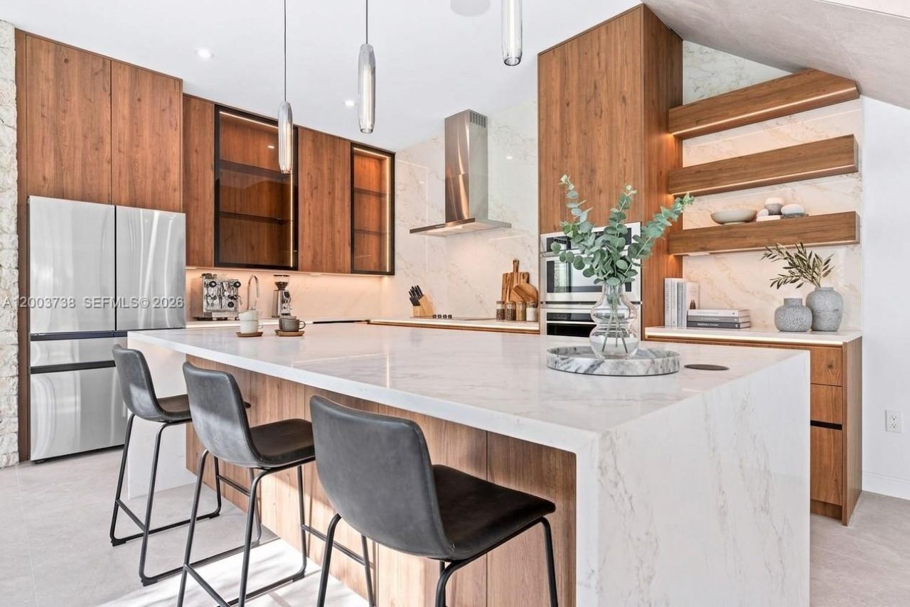 3320 SW 23rd St, Miami, FL 33145 Photo