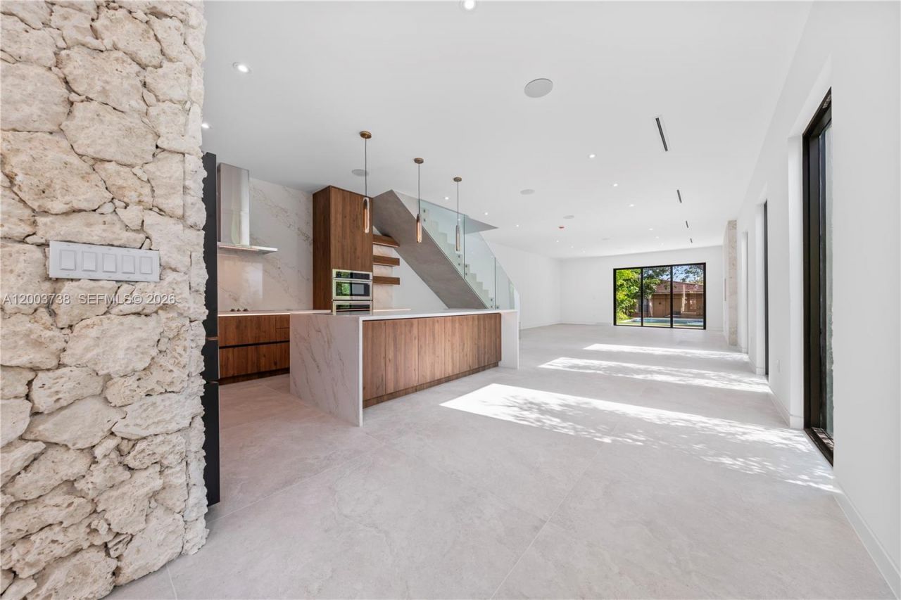 3320 SW 23rd St, Miami, FL 33145 Photo