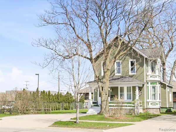 1618 MILITARY Street, Port Huron, MI 48060