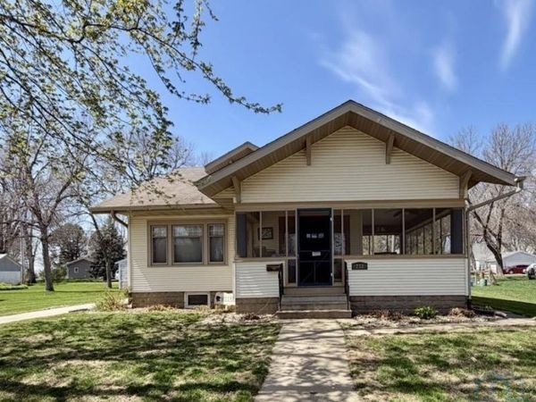 233 S. 2nd St, Moville, IA 51039