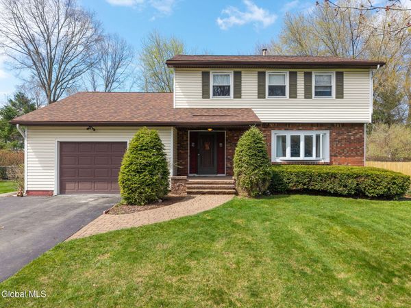 5113 Foxwood Drive, Schenectady, NY 12303