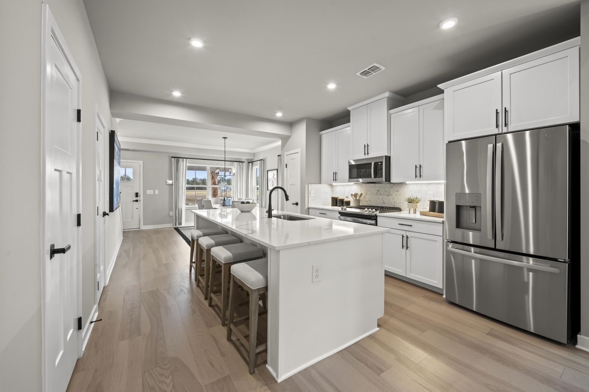 8808 Arcadius Dr  Photo 6