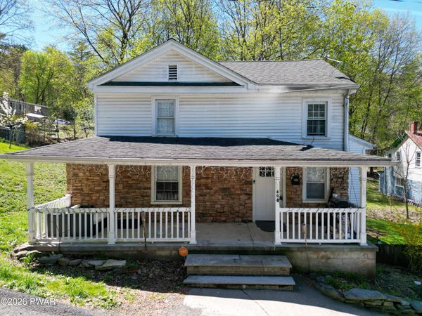 408 Chestnut Avenue, Hawley, PA 18428
