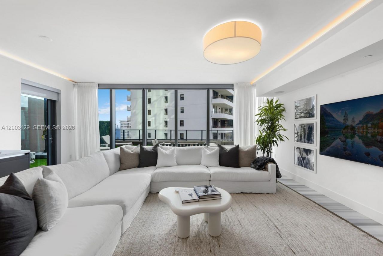 1451 Brickell Ave , Unit 903, Miami, FL 33131 Photo