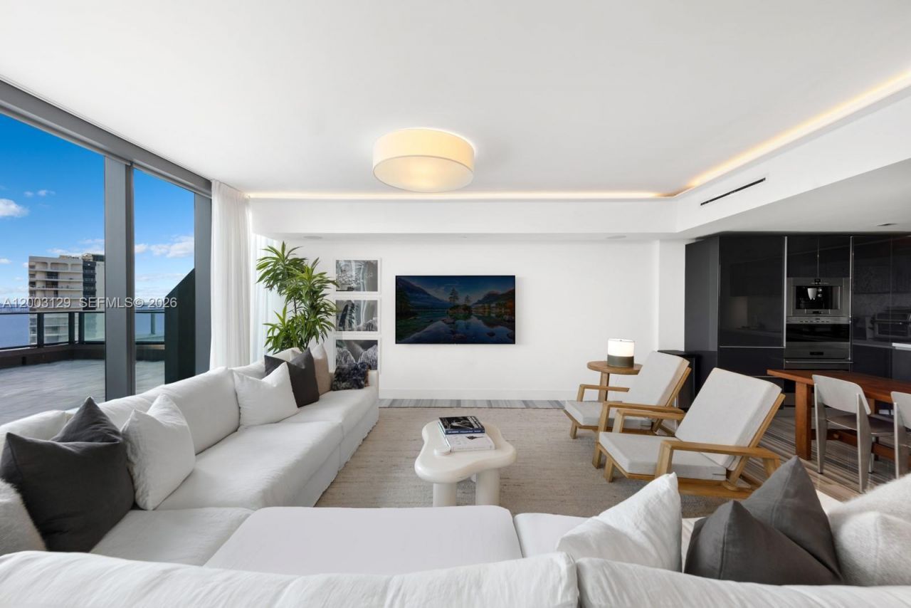 1451 Brickell Ave , Unit 903, Miami, FL 33131 Photo