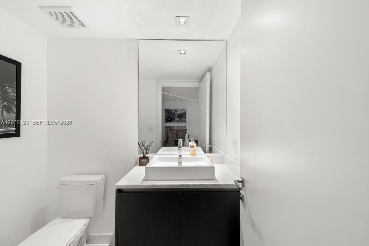 1451 Brickell Ave , Unit 903, Miami, FL 33131 Photo