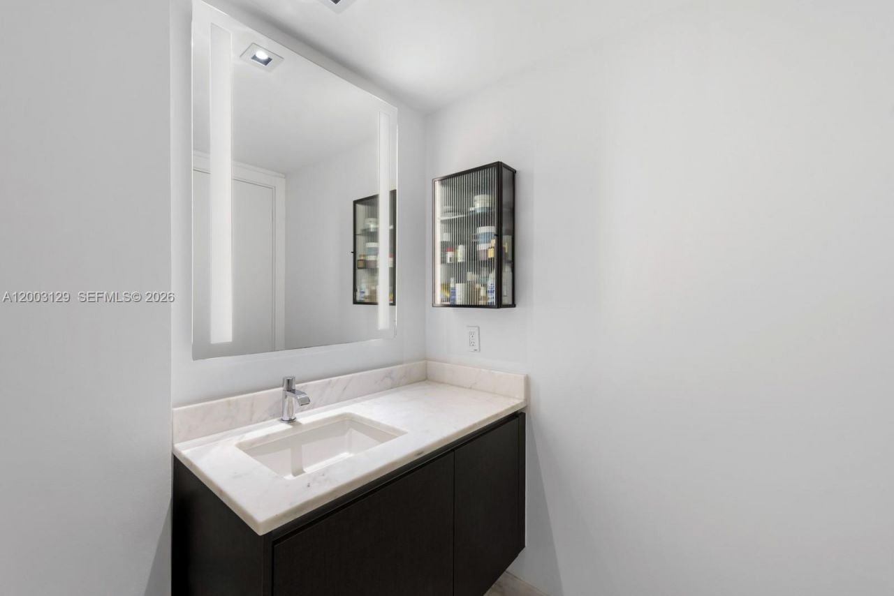 1451 Brickell Ave , Unit 903, Miami, FL 33131 Photo