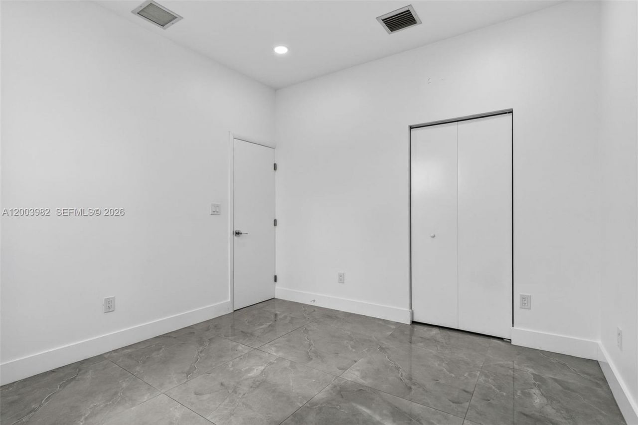 655 NW 24th Ave, Fort Lauderdale, FL 33311 Photo