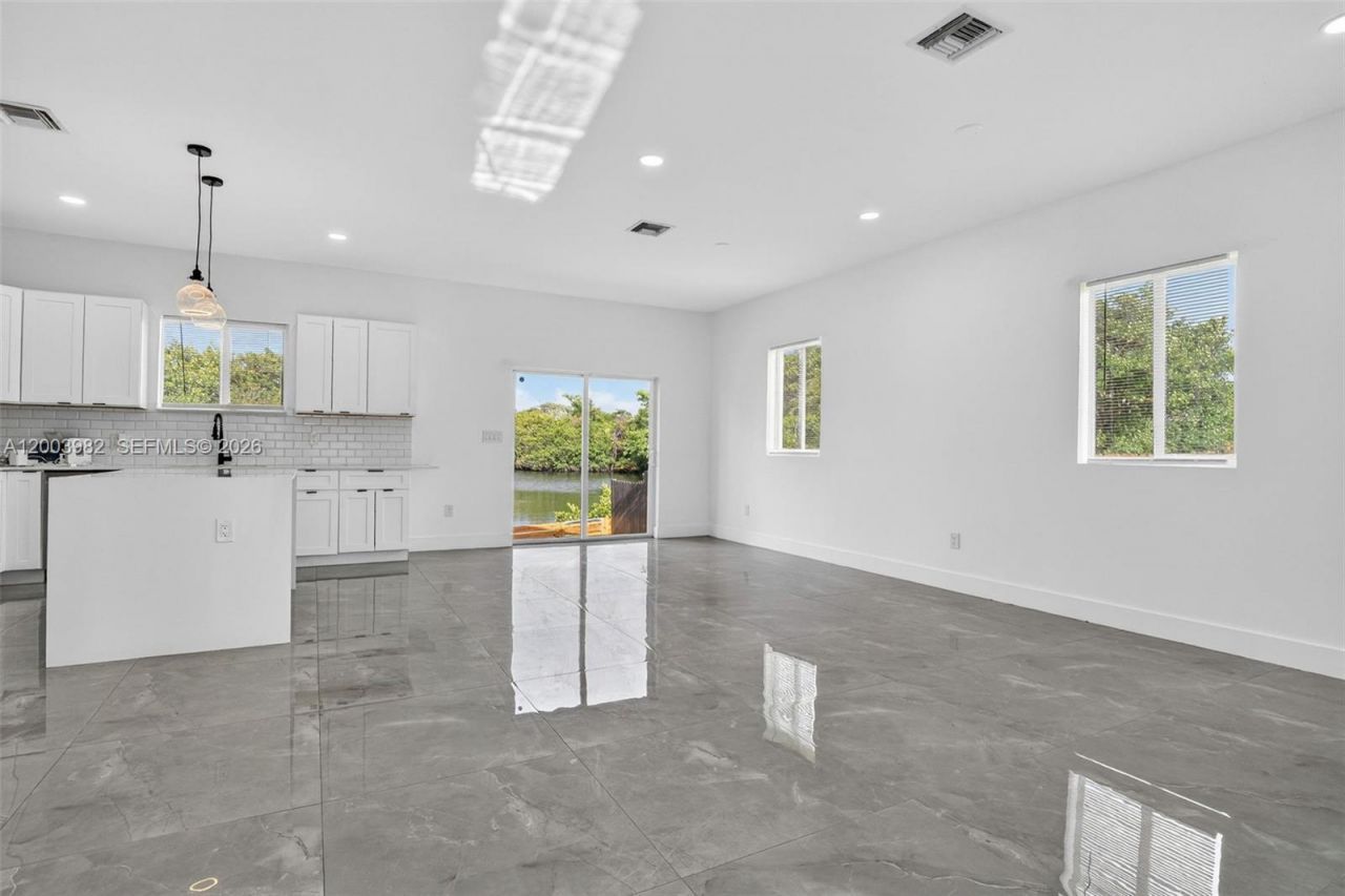 655 NW 24th Ave, Fort Lauderdale, FL 33311 Photo