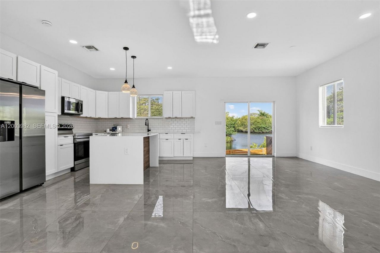655 NW 24th Ave, Fort Lauderdale, FL 33311 Photo