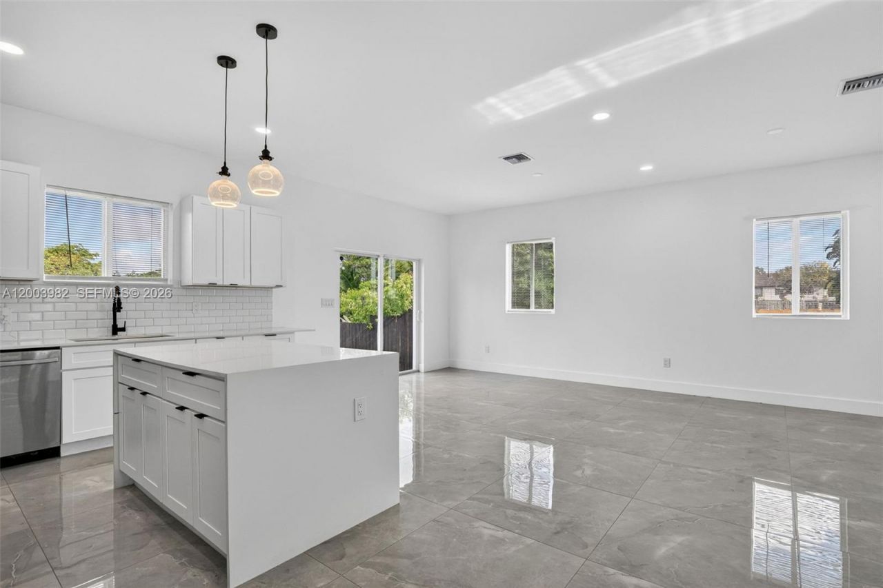 655 NW 24th Ave, Fort Lauderdale, FL 33311 Photo