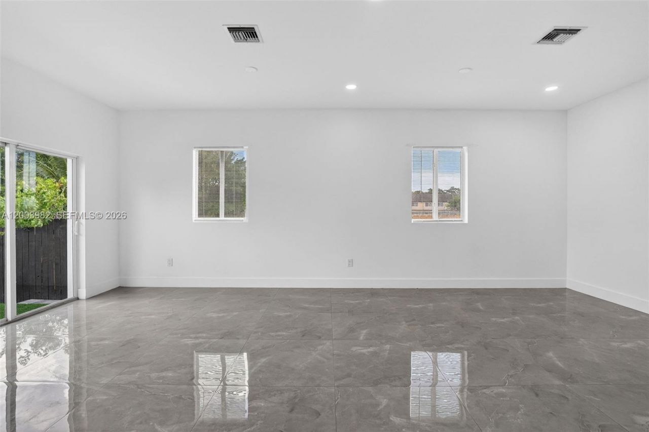 655 NW 24th Ave, Fort Lauderdale, FL 33311 Photo
