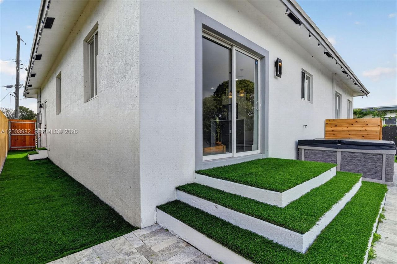 655 NW 24th Ave, Fort Lauderdale, FL 33311 Photo