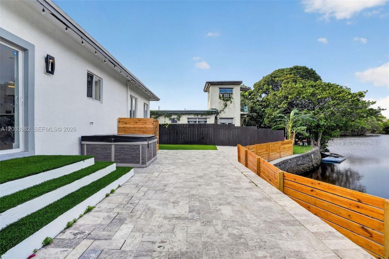 655 NW 24th Ave, Fort Lauderdale, FL 33311 Photo