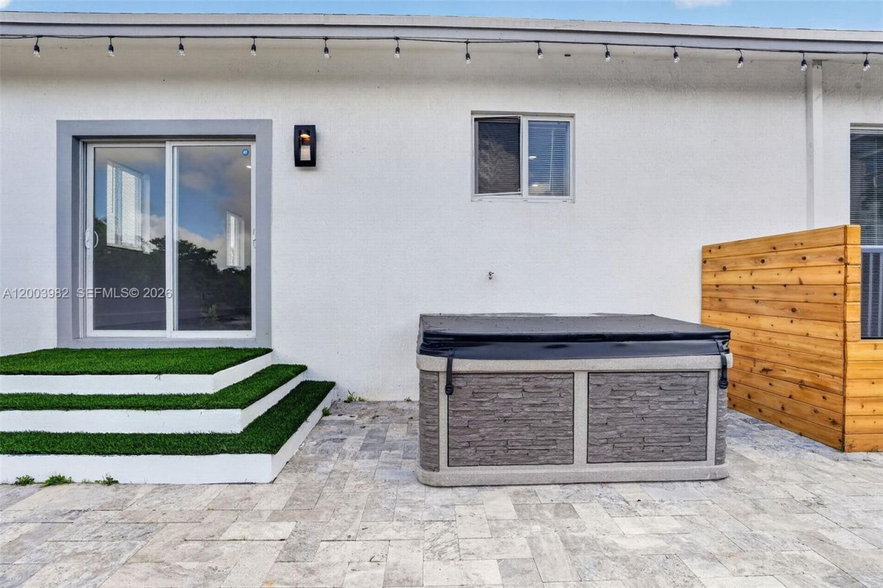 655 NW 24th Ave, Fort Lauderdale, FL 33311 Photo