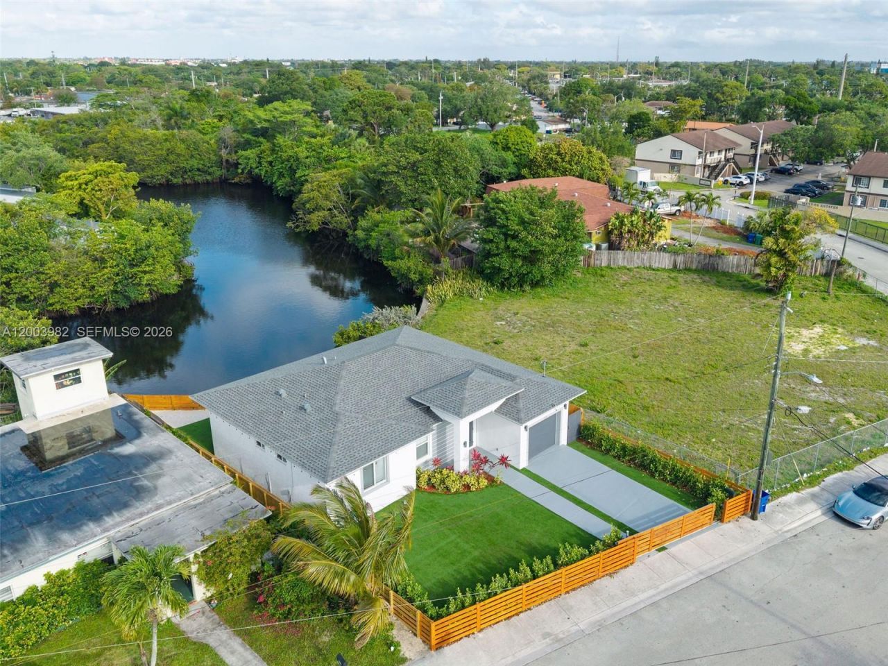 655 NW 24th Ave, Fort Lauderdale, FL 33311 Photo