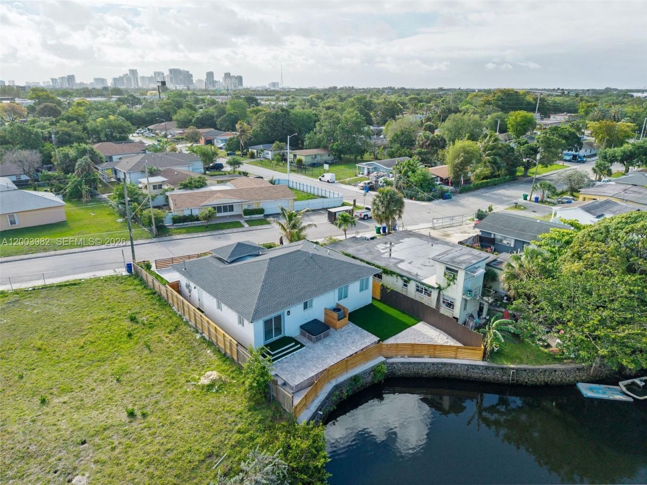 655 NW 24th Ave, Fort Lauderdale, FL 33311 Photo