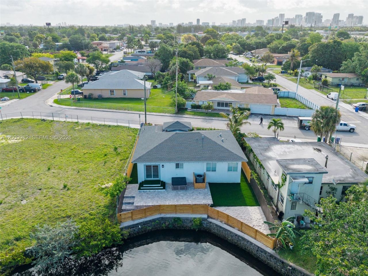 655 NW 24th Ave, Fort Lauderdale, FL 33311 Photo