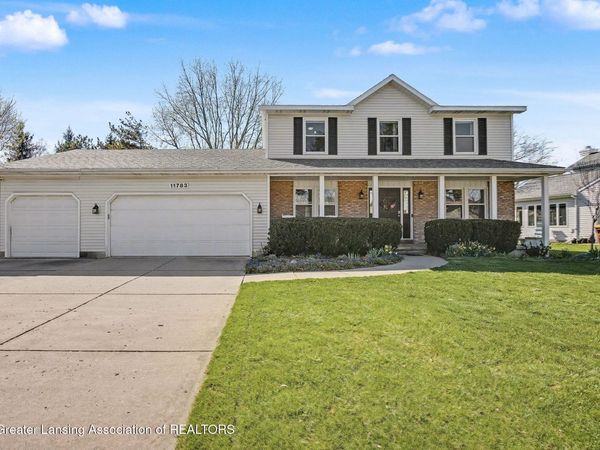 11783 Woodspointe Drive, Grand Ledge, MI 48837