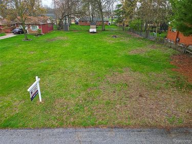 835 N Karle Street , Westland, MI 48185