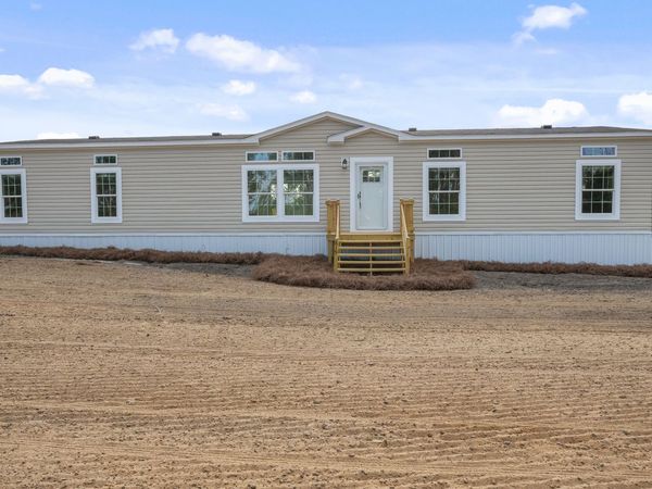 819 Hires, Jesup, GA 31545