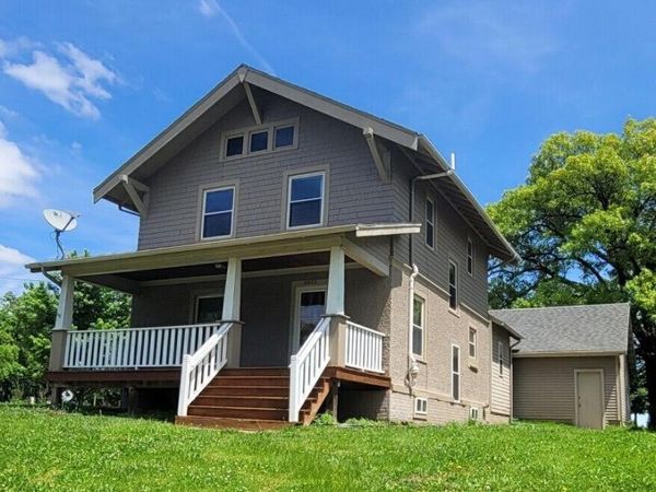 1011 24th Street, Des Moines, IA 50311