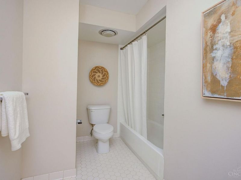 3563 Amberacres Drive, Unit 2, Cincinnati, OH 45237 Photo 20