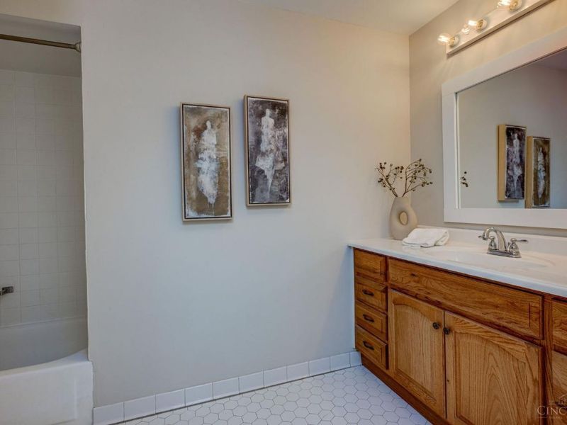 3563 Amberacres Drive, Unit 2, Cincinnati, OH 45237 Photo 26