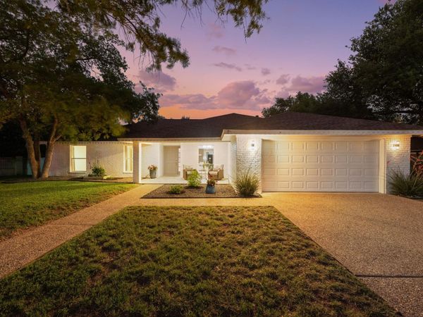 6104 Carry Back LN, Austin, TX 78746