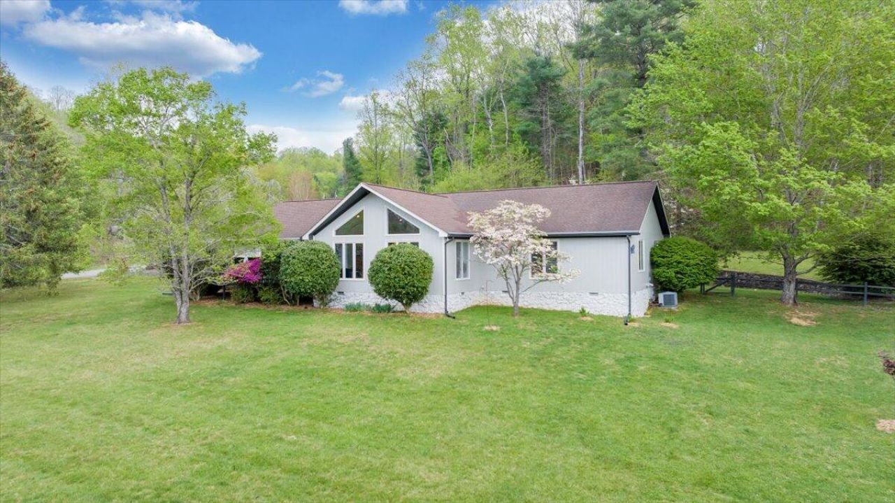 6925 Shaver Rd , Roanoke, VA 24018 Main Photo