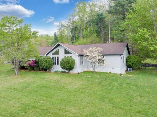 6925 Shaver RD , Roanoke, VA 24018