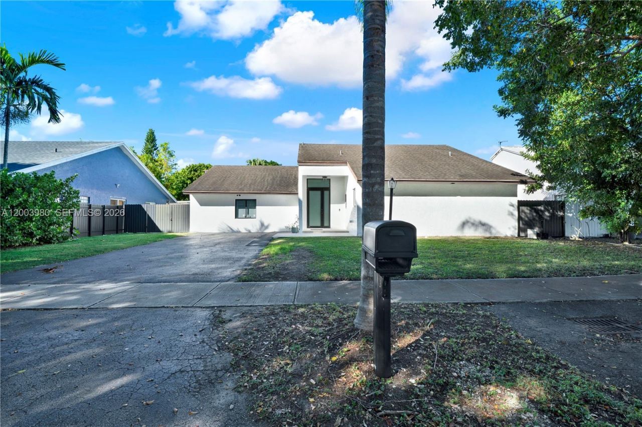 12221 SW 93rd St , Miami, FL 33186 Photo